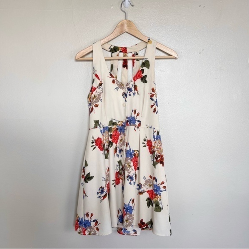 Forever 21 Floral Print Cream Cut Out Back Button Down Dress S